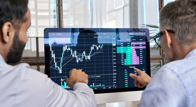 Utili di Nvidia e Salesforce sotto i riflettori mentre i mercati valutano l’impatto dell’AI; oro e petrolio in rialzo: Dow Jones, S&P, Nasdaq, Wall Street, Futures