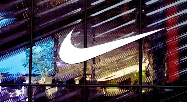 Dow Jones, S&P, Nasdaq: Forti Ribassi di FedEx e Nike Potrebbero Pesare su Wall Street