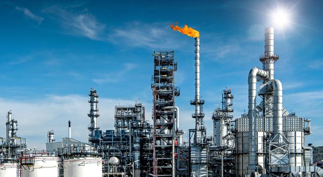 JPMorgan Prepara gli Investitori a Prezzi del Petrolio a 50 Dollari “o Inferiori”