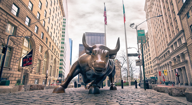 Dow Jones, S&P, Nasdaq, Wall Street punta a un’apertura positiva: ottimismo sui negoziati commerciali ed arrivo degli utili