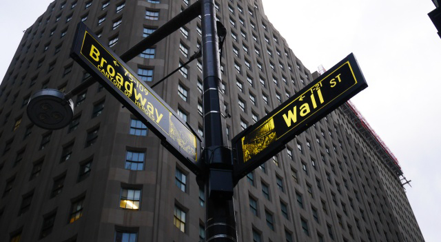 Dow Jones, S&P, Nasdaq, I futures indicano un’apertura piatta per Dow, S&P e Nasdaq mentre Wall Street attende chiarezza sul commercio