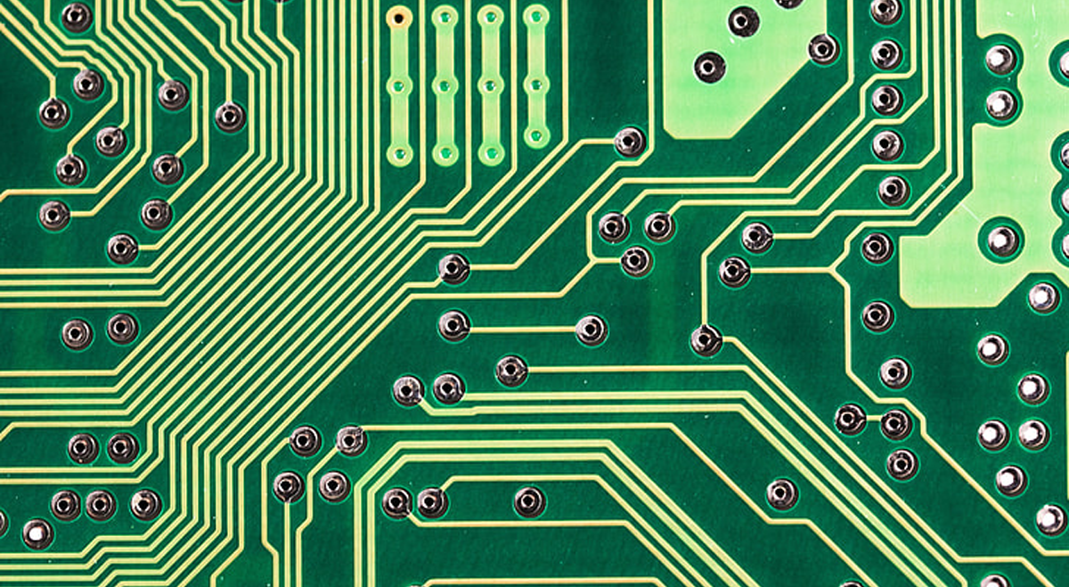 STMicro Alza l’Obiettivo di Ricavi nei Data Center a 1 Miliardo di Dollari grazie alla Domanda Legata all’IA (STMMI)