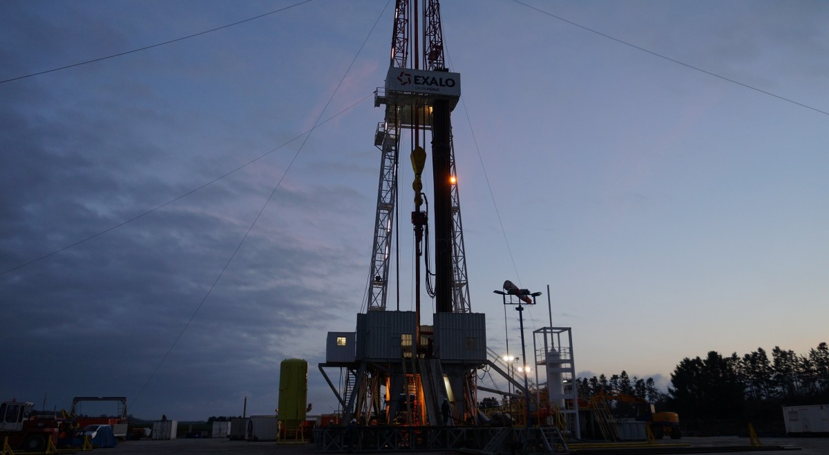 Il Petrolio Arretra mentre i Mercati Valutano la Fragile Tregua tra Iran e Israele