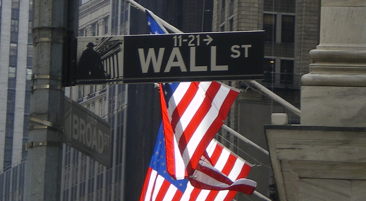 I Future di Wall Street Scendono mentre i Nuovi Attacchi tra USA e Iran Pesano sul Sentiment dei Mercati: Dow Jones, S&P, Nasdaq, Wall Street