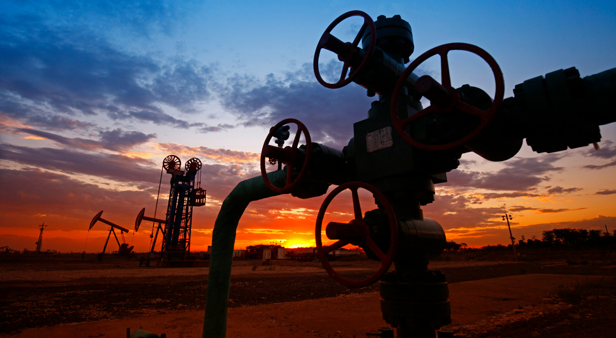 Il petrolio arretra mentre i possibili colloqui tra Stati Uniti e Iran attenuano i timori sull’offerta