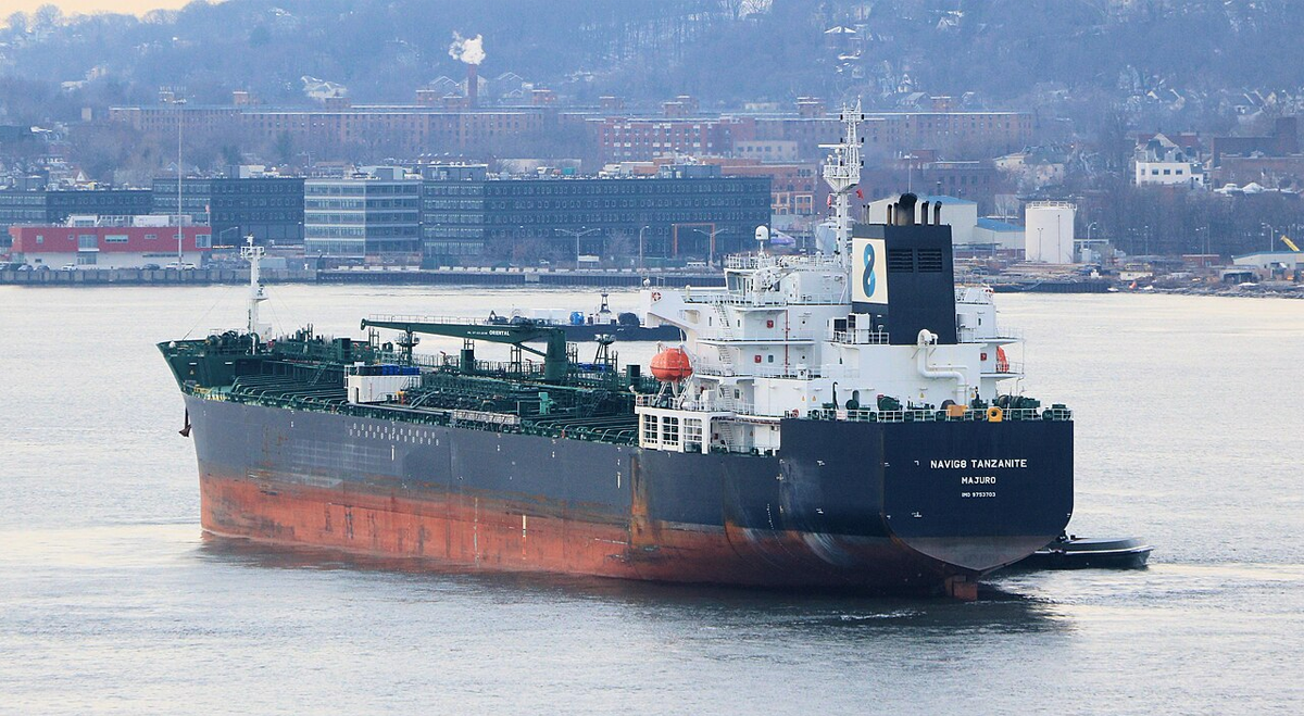 Il Brent riduce i guadagni dopo aver superato i 90 dollari mentre i mercati seguono il conflitto tra Stati Uniti e Iran