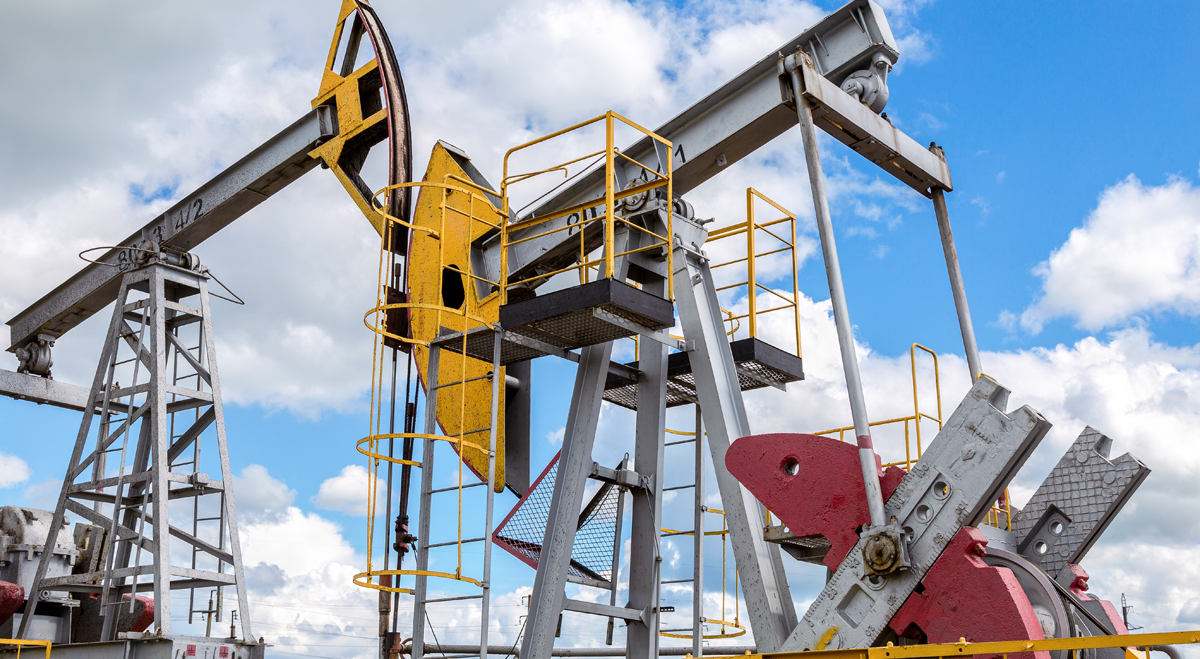 Petrolio in calo mentre l’Arabia Saudita offre ulteriori carichi di greggio attraverso l’Oman