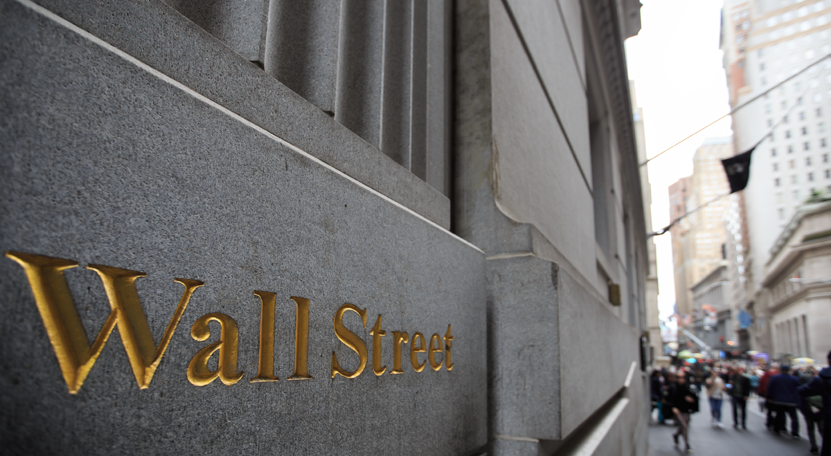 I future di Wall Street scendono mentre il Brent supera i 100 dollari: Dow Jones, S&P, Nasdaq